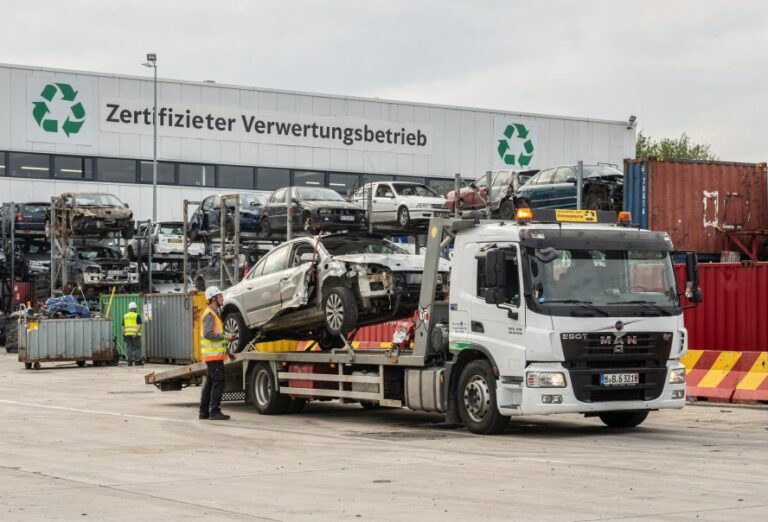 Autoverschrottung Koblenz 24/7: Auto entsorgen mit Abholung und Auszahlung am selben Tag – so geht’s