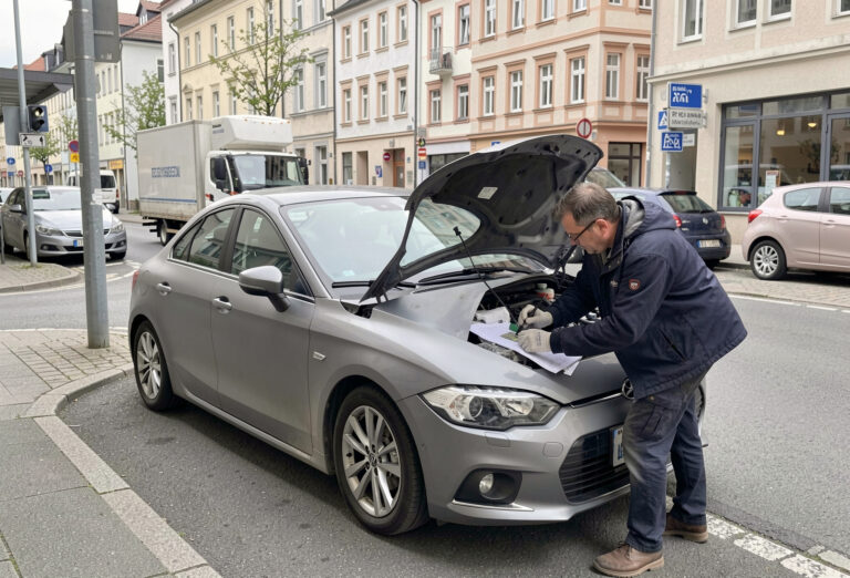 Regulatorische Vorschriften zur E-Auto Entsorgung und deren Auswirkungen auf Anbietern und Halter: Was Sie wissen sollten
